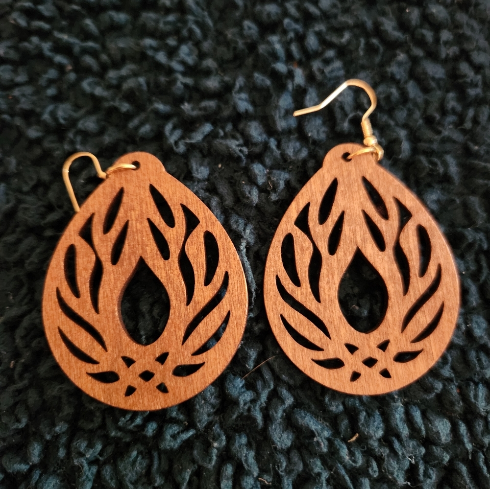 New brown wooden fashion earrings